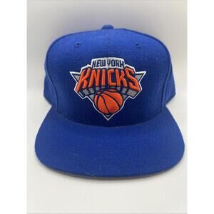 Mitchell & Ness New York Knicks NBA Core Basic Classic Logo Fitted 7 1/2